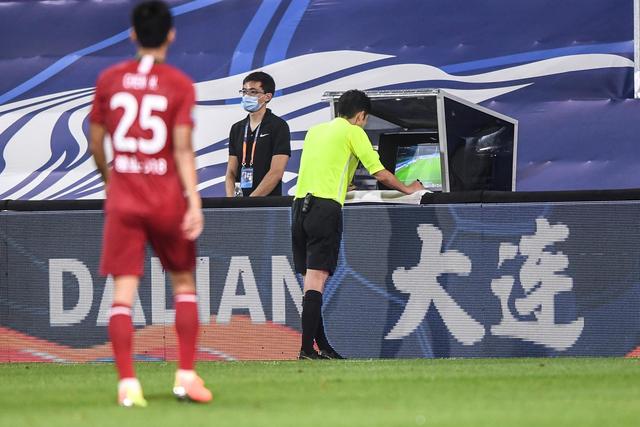 卡拉菲奥里本场数据：1次解围，3次夺回球权，对抗8胜4Sofascore1天前6回复