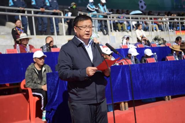 周琦为肘击道歉：我是下意识反应 不是故意的